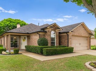 903 Santa Fe Dr, Saginaw, TX 76131