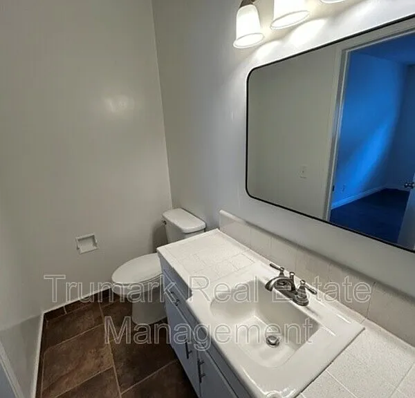 1346 N Columbus Ave #3 — Photo 9