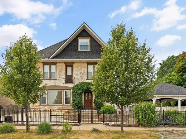 424 Huron St, South Haven, MI 49090