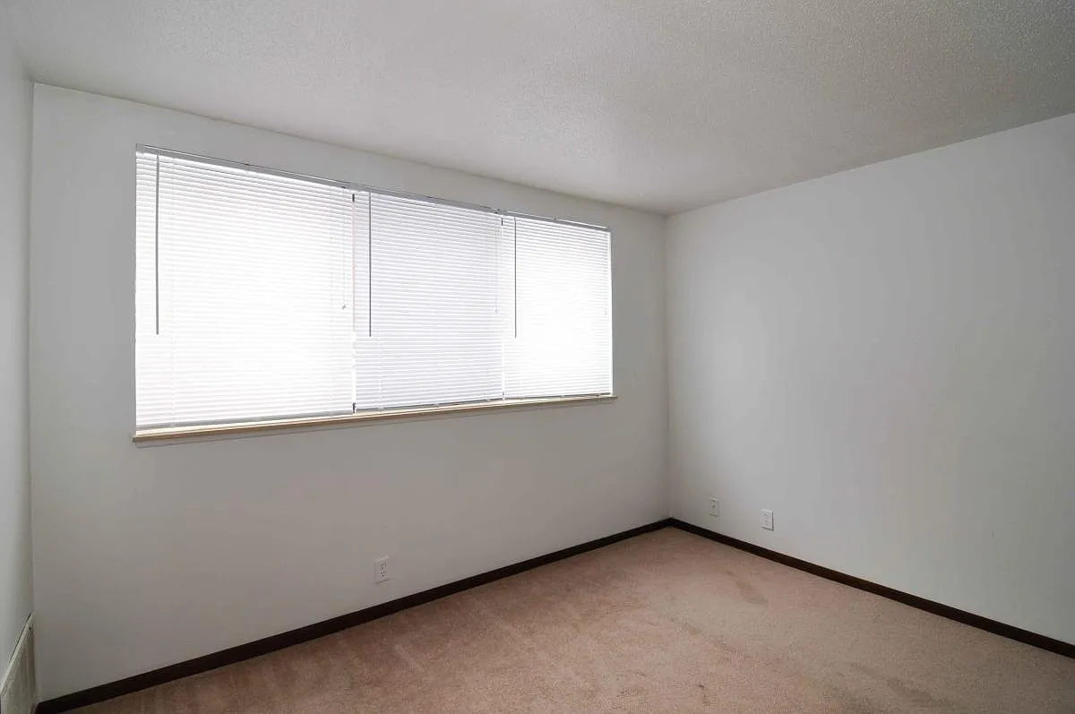2 bed, $835 — Photo 3