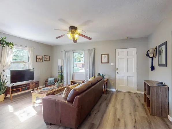 1810 La Veta Dr NE, Albuquerque, NM 87110
