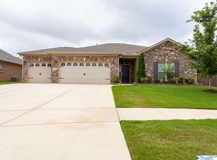 4404 Coatsbridge Dr SE, Owens Cross Roads, AL 35763