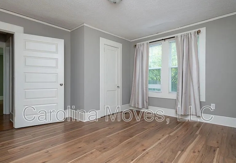 306 Powell St — Photo 13