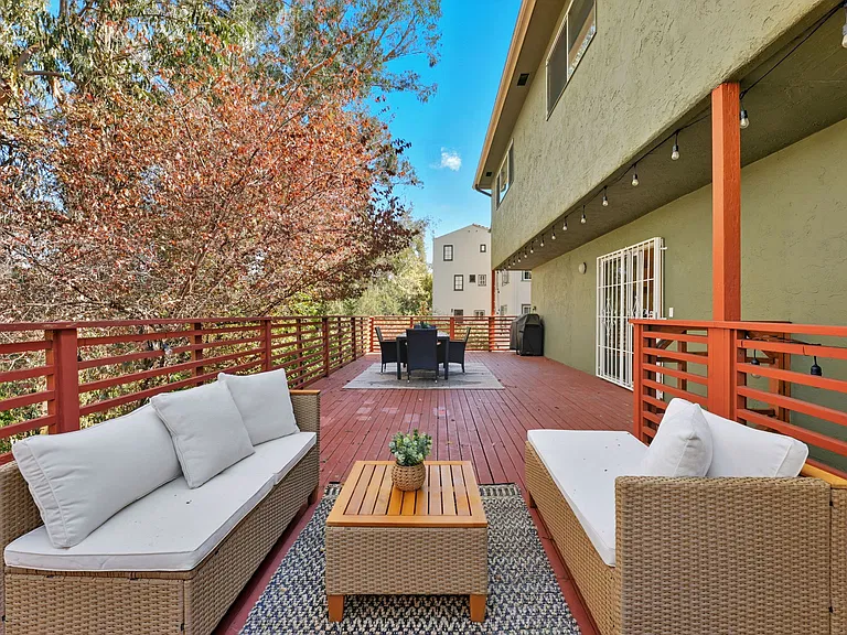 866 Alma Pl — Photo 39