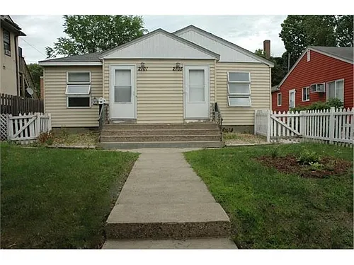 2105 Grand Ave S #A Photo 1