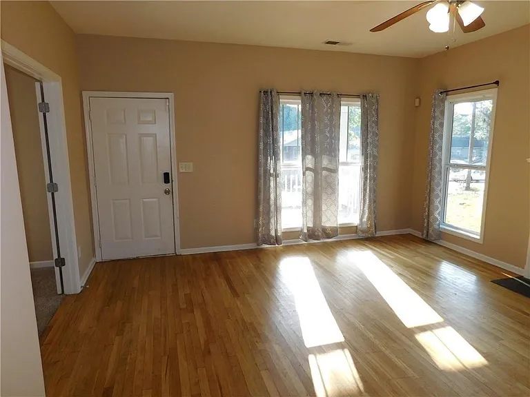 1005 Linam St SE — Photo 7