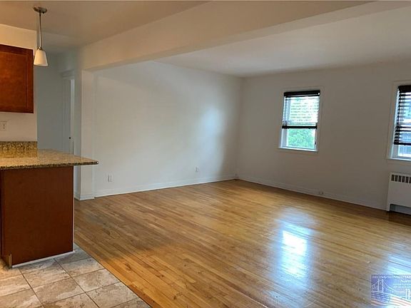4th image of 1829 Palmer Ave