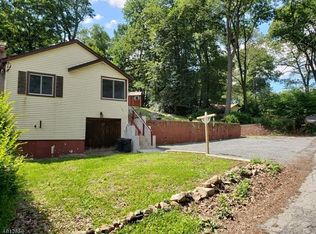 126 Bucknell Trl, Hopatcong, NJ 07843