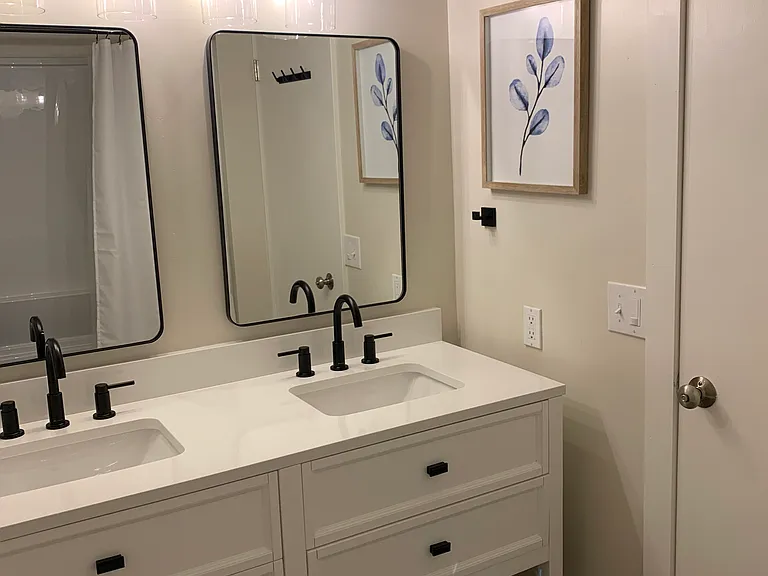 2617 E Portsmouth Ave — Photo 5