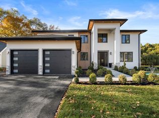 51 Pilgrim Rd, Needham, MA 02492