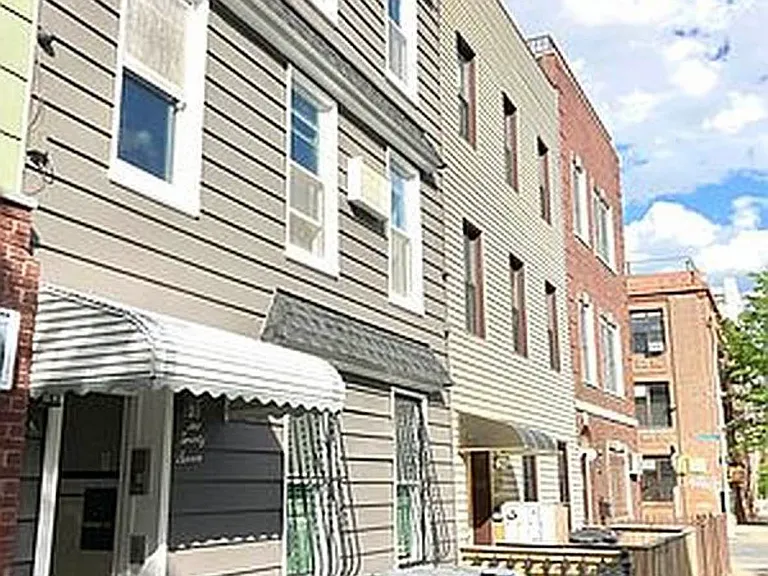227 N 7th St #3 — Photo 10