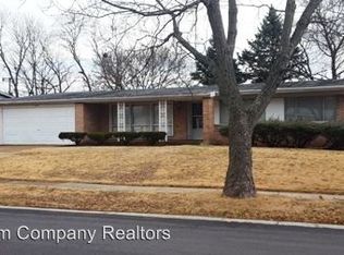 1440 Aintree Dr, Florissant, MO 63033