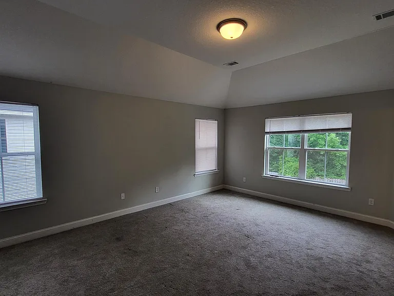 643 Fairview Cir — Photo 6