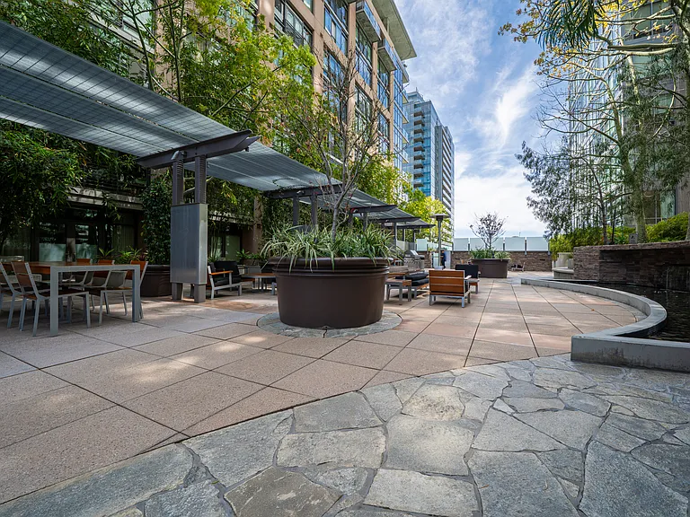 1100 S Hope St #805 — Photo 28