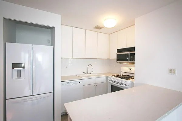 Rented by Corcoran | media 18