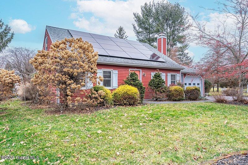 3rd image of 209 Parkland Avenue