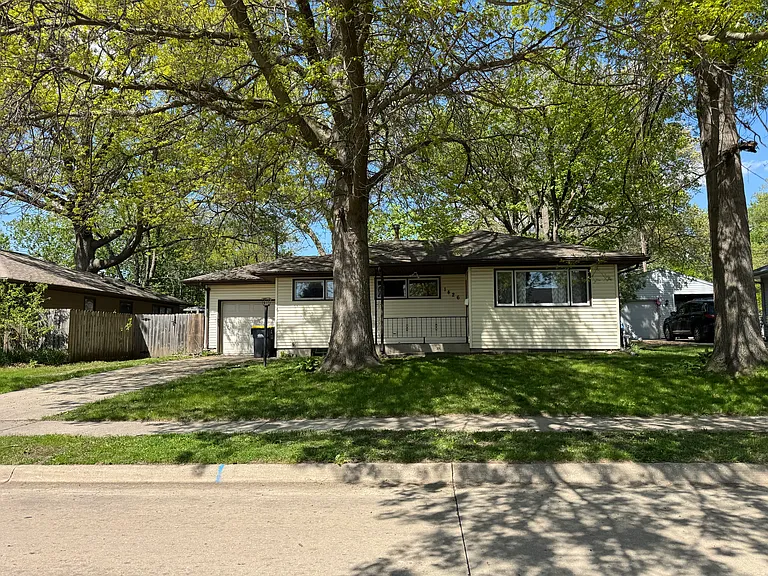 1426 Plum St — Photo 11
