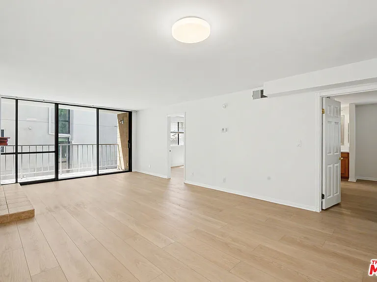 10966 Rochester Ave #1D — Photo 7