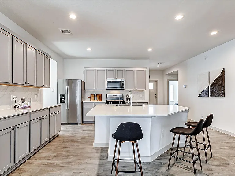 1731 William Scott St — Photo 18
