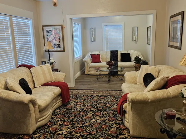 1719 Pass Rd, Biloxi, MS 39531