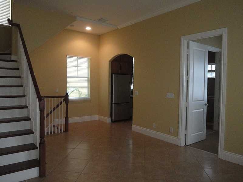 1st image of 180 NE 6th Ave