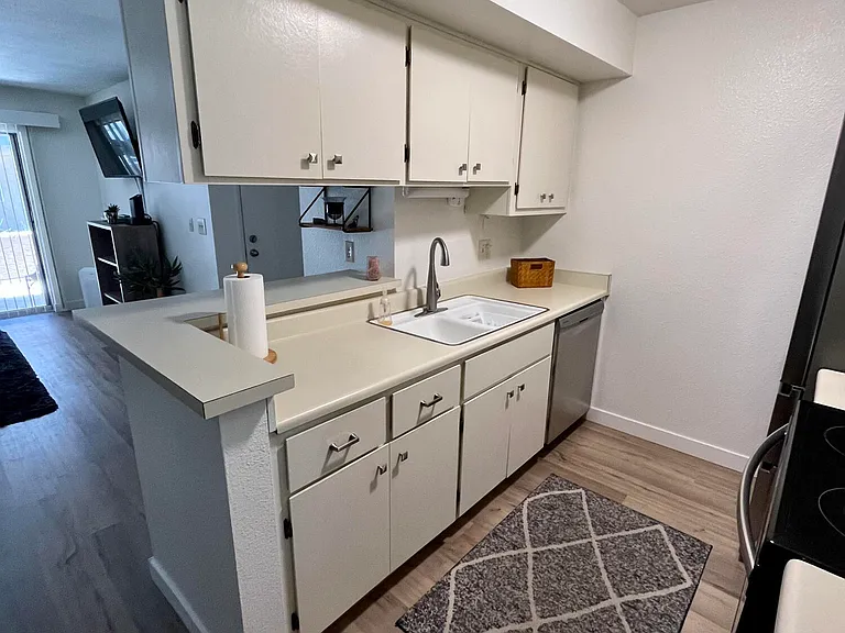 4554 E Paradise Village Pkwy N #102 — Photo 5