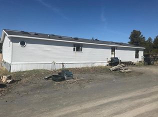 27 Barton Rd E, Upton, WY 82730