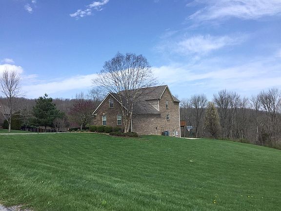 2nd image of 215 River Run Dr