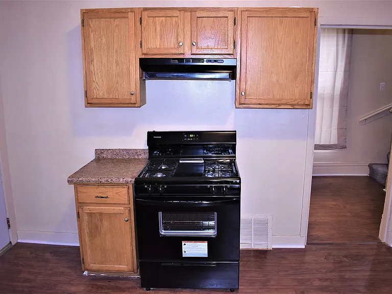 4835 W Congress Pkwy — Photo 11