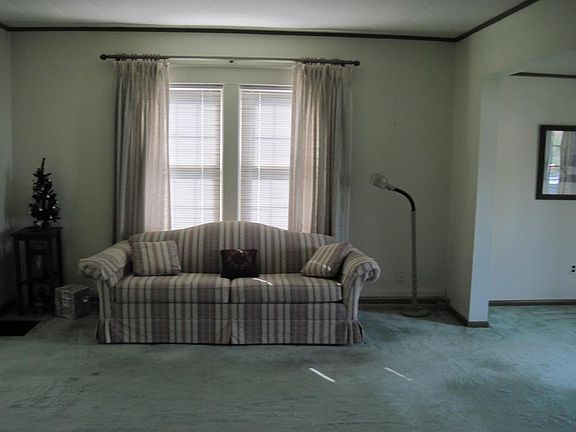 3rd image of 306 Park Ave