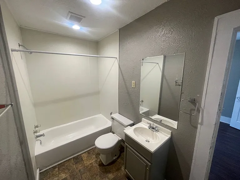 701 N University Blvd — Photo 5