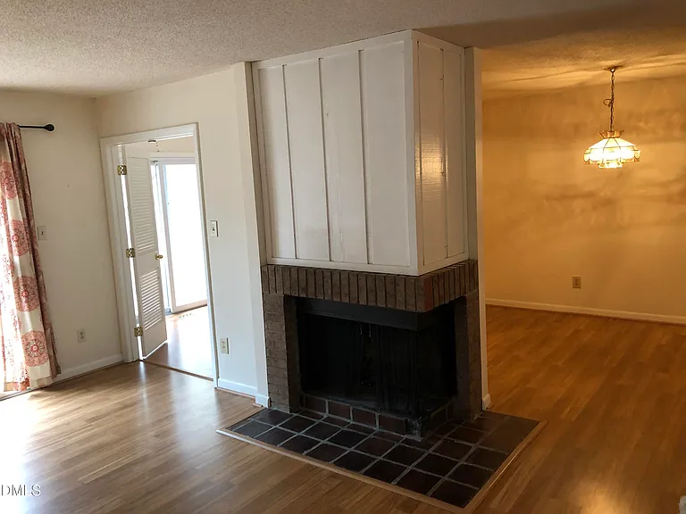 4100 Five Oaks Dr #28 — Photo 6