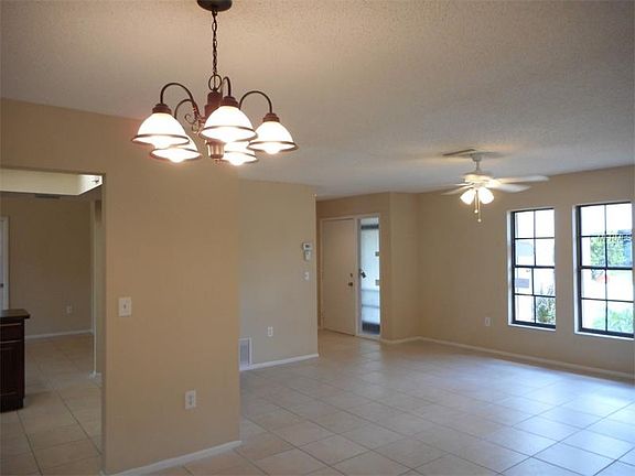 3rd image of 4166 Lancaster Dr