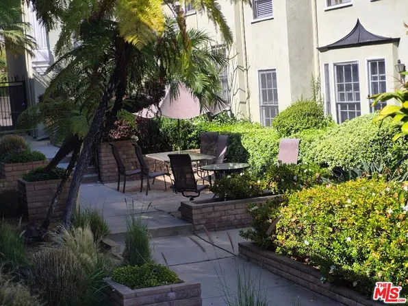 8561 Holloway Dr #1/4, West Hollywood, CA 90069