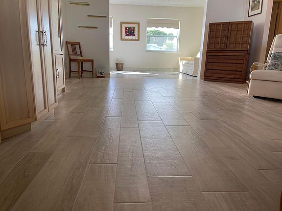 5th image of 1305 SW Lake Court