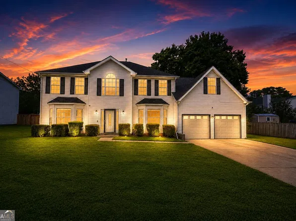 6215 Waterton Dr, Lithonia, GA 30058