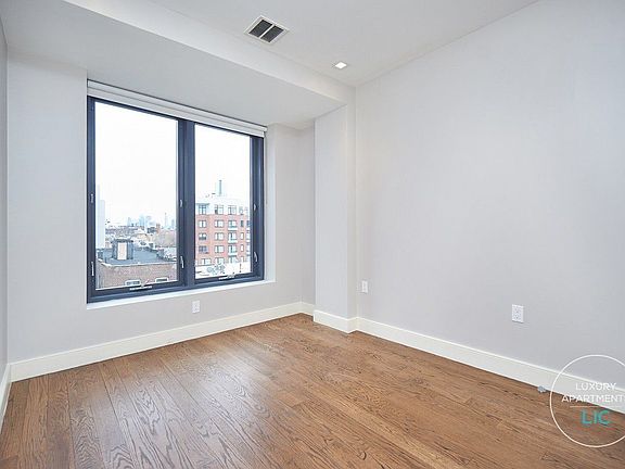 5th image of 2718 Hoyt Ave S APT 6B