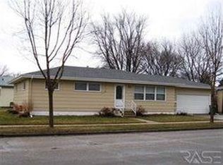 1608 W 39th St, Sioux Falls, SD 57105