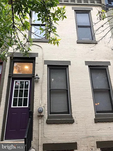 327 Point St Photo 1