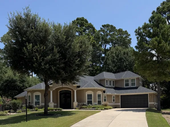 10 Regent Ct, Montgomery, TX 77356