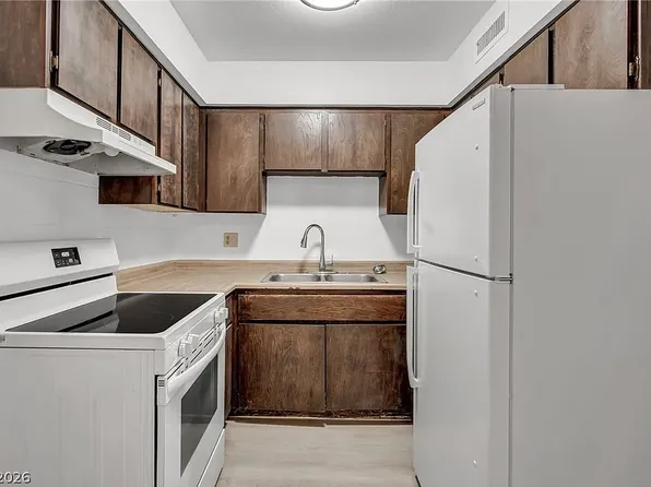 605 S Royal Crest Cir Unit 9, Las Vegas, NV 89169