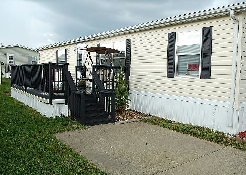 1st image of 11218 Chestnut Sq