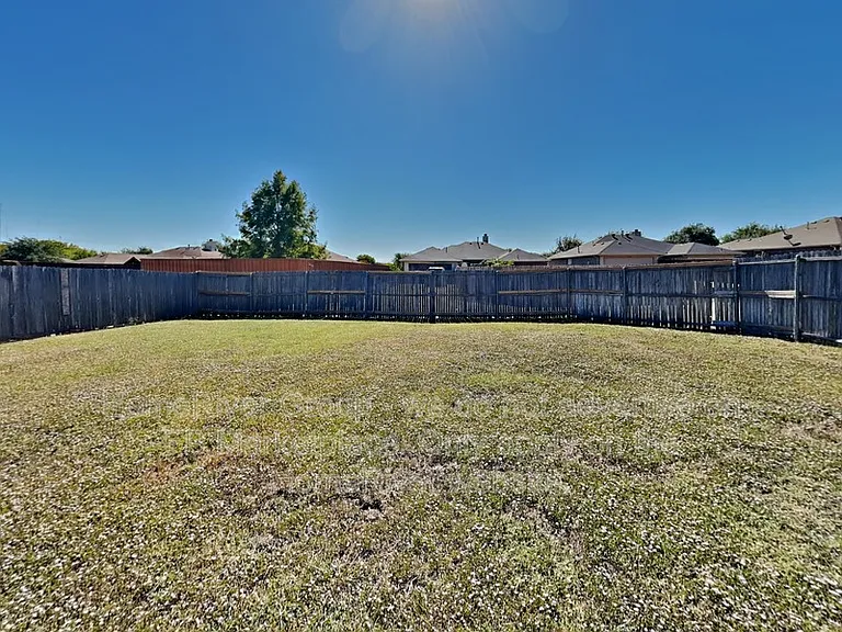 2771 Avery Dr — Photo 22