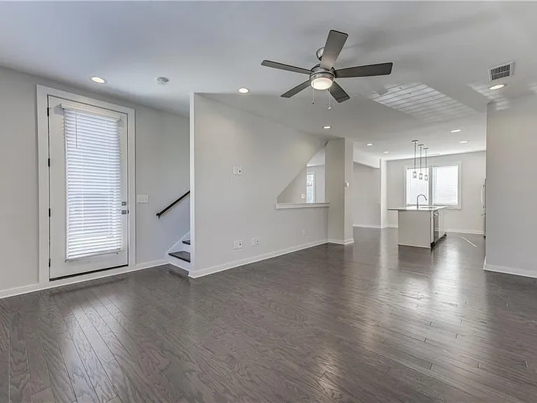 415 Gartrell St SE #7 — Photo 2