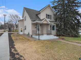 1020 NW 5th St, Madison, SD 57042