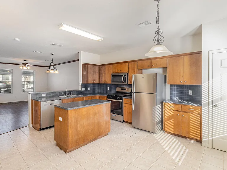2215 Dry Creek Dr #611 — Photo 3
