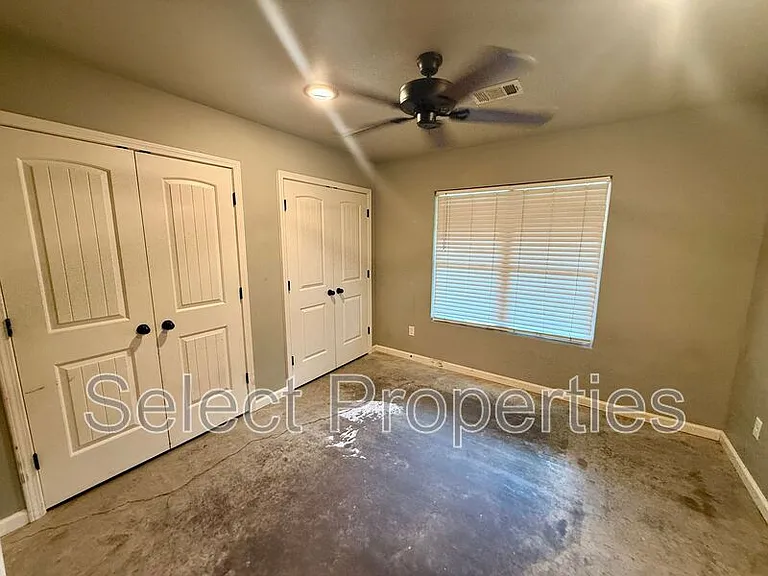 1215 Haltom St #B — Photo 5