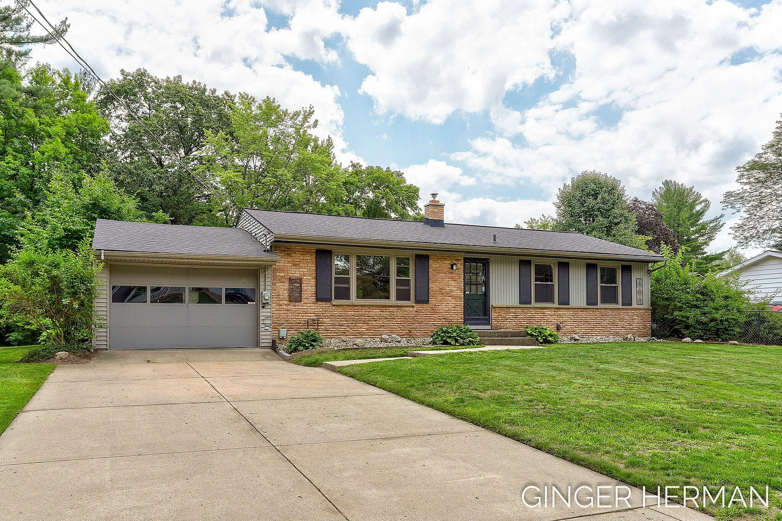 5550 Greenboro Dr SE photo 1