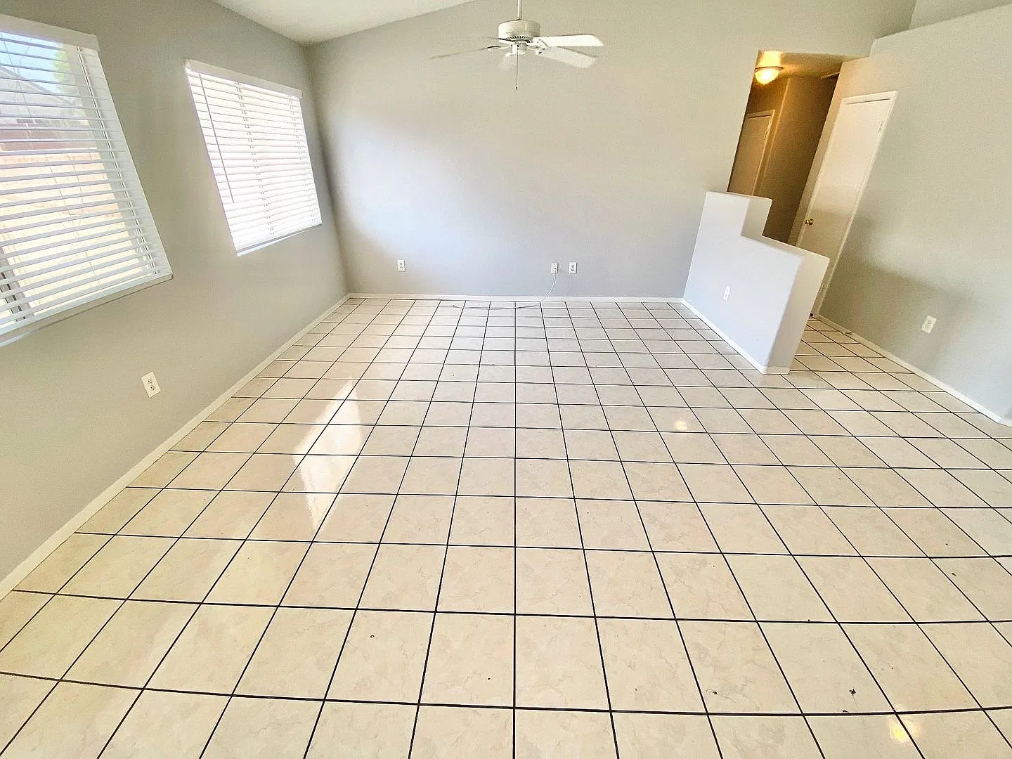 Adorable 3 Bedroom 2 Bathroom Single Story Home Located In A Gated Community In North Las Vegas, — Photo 4