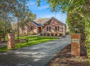 9105 Carmel Ct, Spring Grove, IL 60081